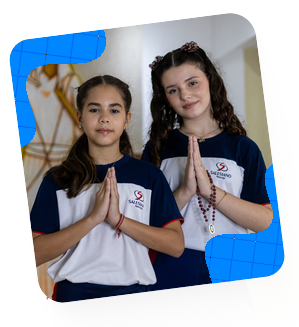 Alunos salesianos em atividade escolar